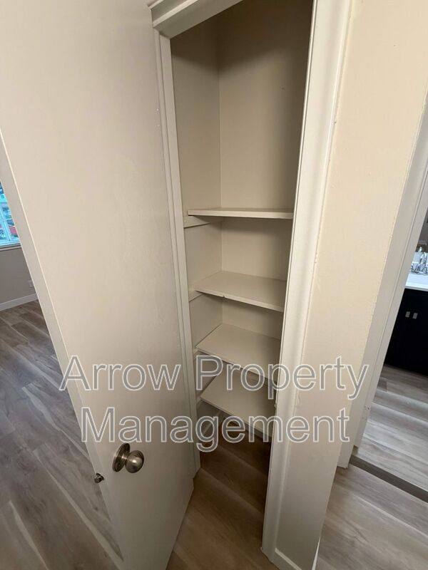 Apartment for rent at 2119 Arbor St #203, Omaha, NE 68108