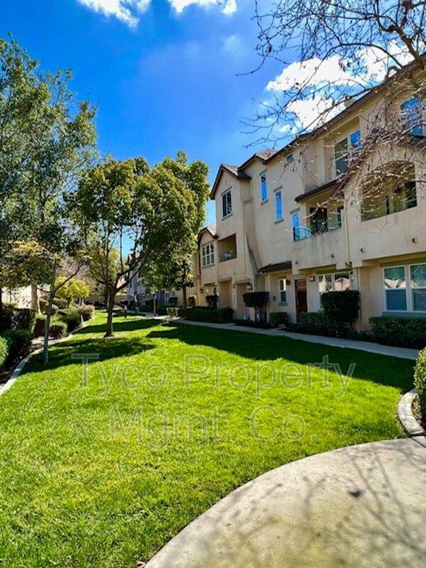 Townhouse for rent at 2709 Apricot Court, Chula Vista, CA 91915