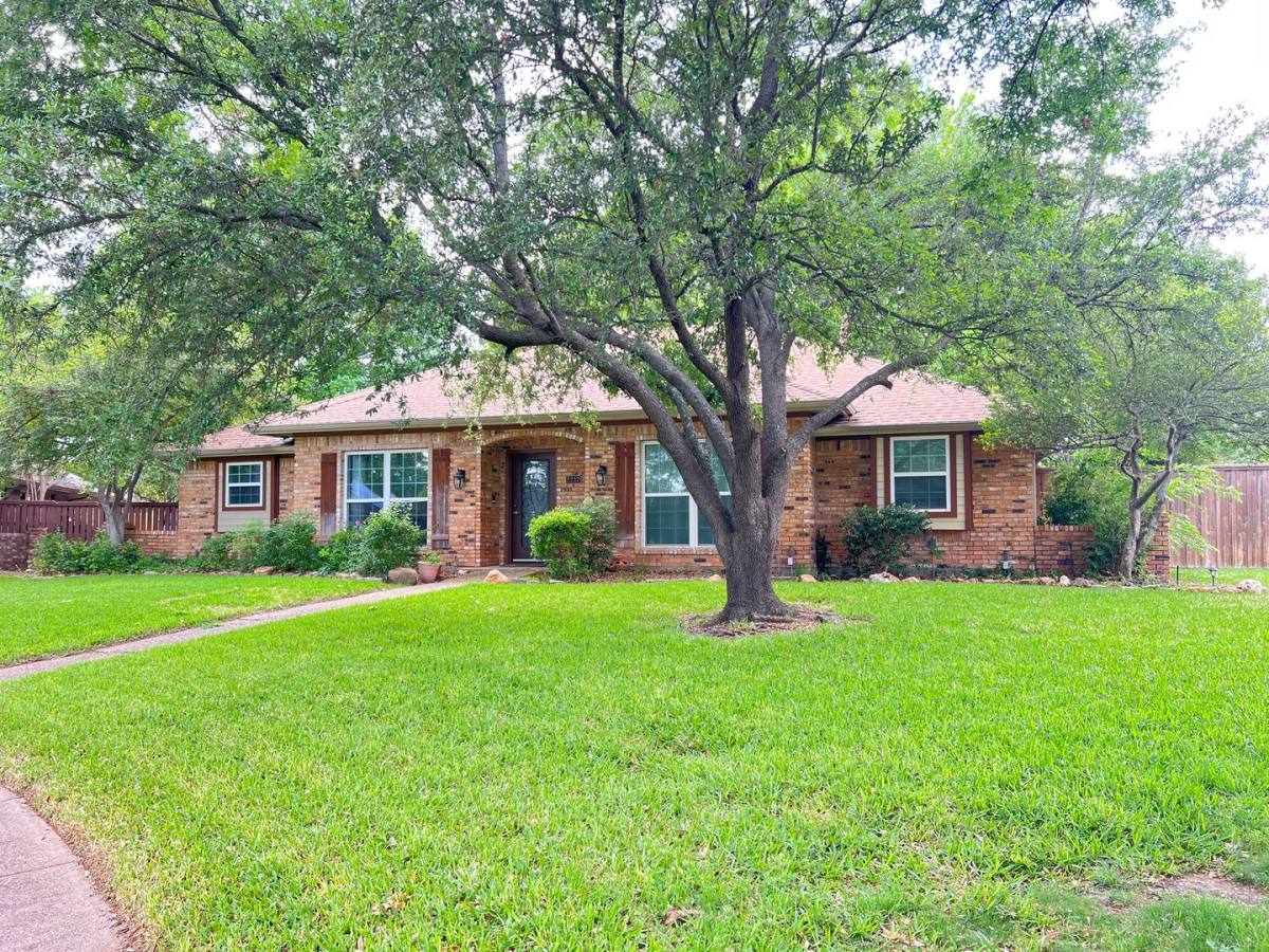 House for rent at 2217 Argyle Circle, Plano, TX 75023