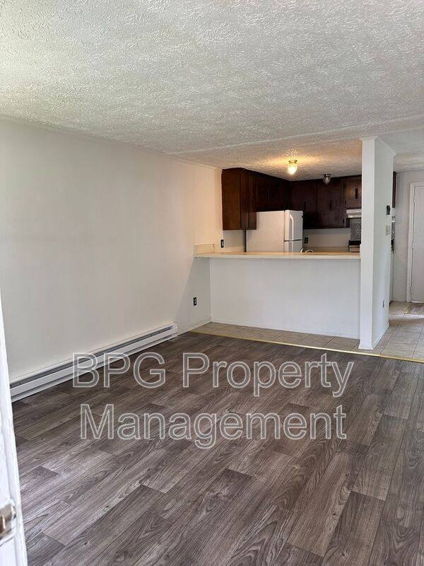 Apartment for rent at 123 Circle Dr #15, White Sulphur Springs, WV 24986