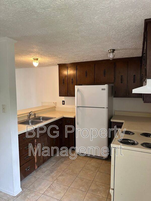 Apartment for rent at 123 Circle Dr #15, White Sulphur Springs, WV 24986