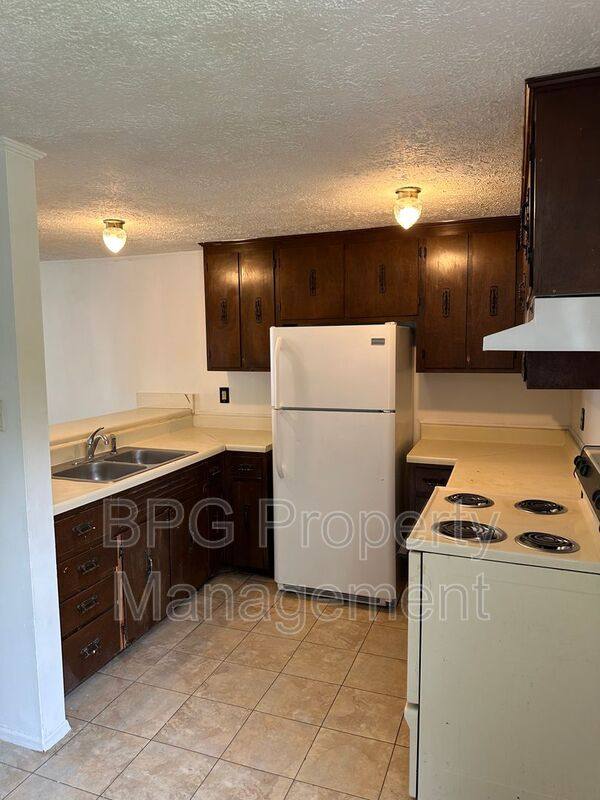 Apartment for rent at 123 Circle Dr #15, White Sulphur Springs, WV 24986