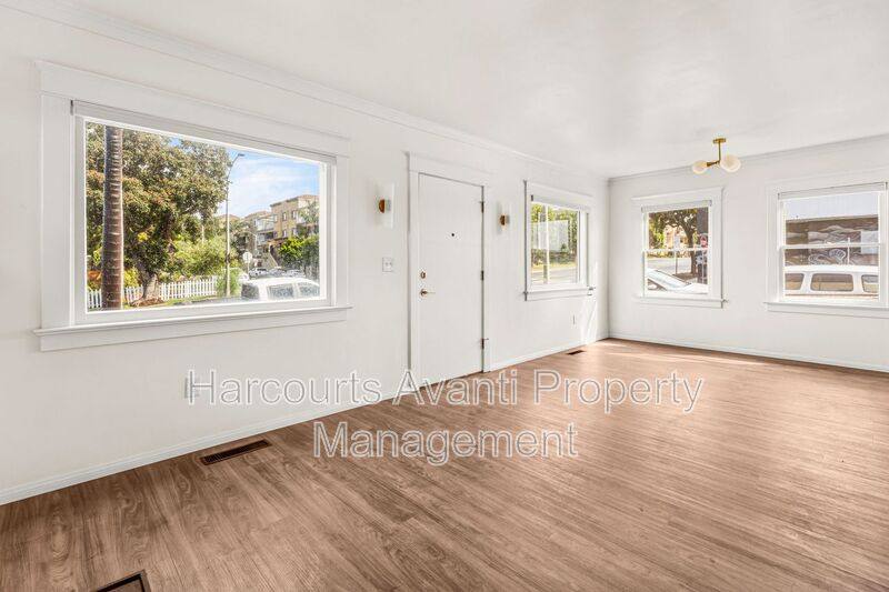 House for rent at 915 Civic Center Dr, Oceanside, CA 92054