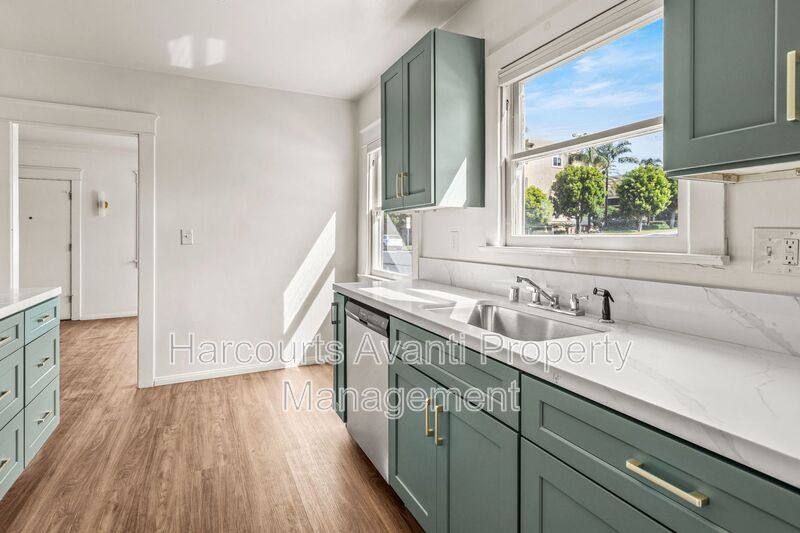 House for rent at 915 Civic Center Dr, Oceanside, CA 92054