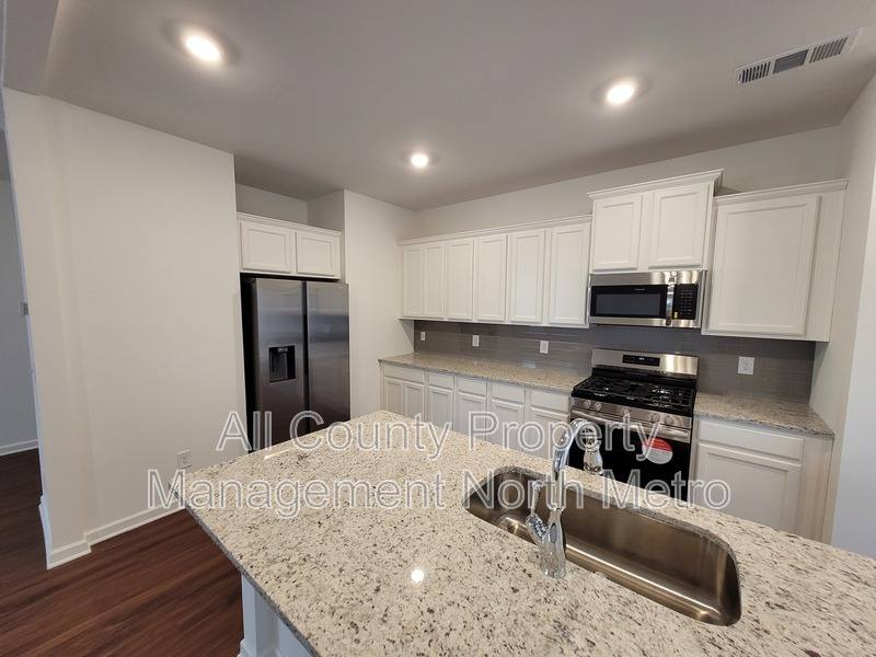 House for rent at 18 Berry Dr, Dawsonville, GA 30534