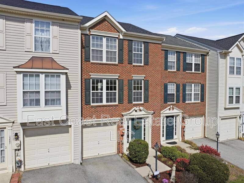 Townhouse for rent at 1247 Mare St, Ranson, WV 25438