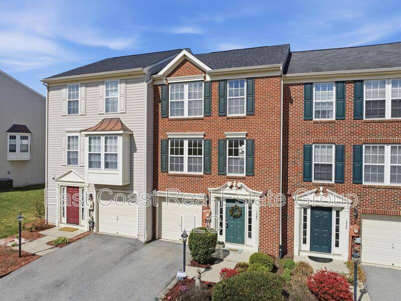 Townhouse for rent at 1247 Mare St, Ranson, WV 25438