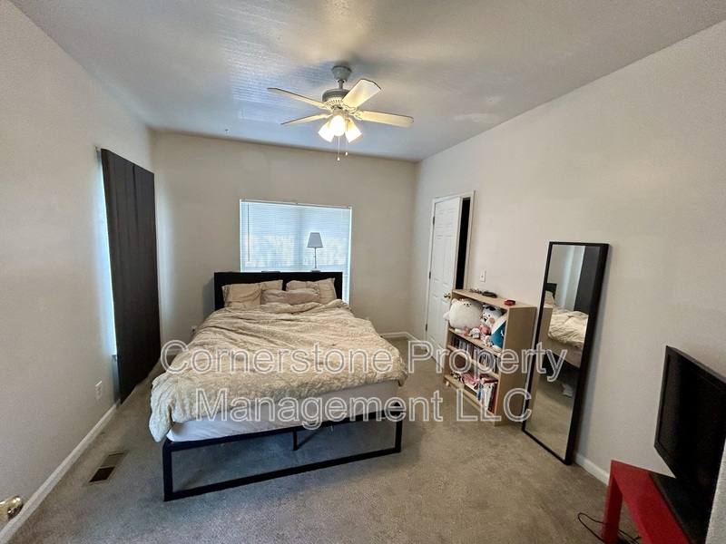 Apartment for rent at 911 Arkansas St New #942, Lawrence, KS 66044