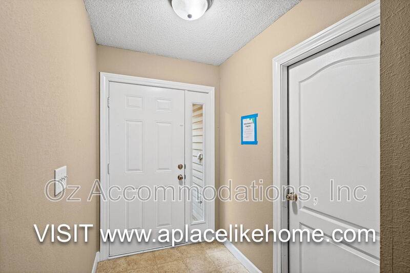 Townhouse for rent at 805 SW Imperial Lane, Lees Summit, MO 64064