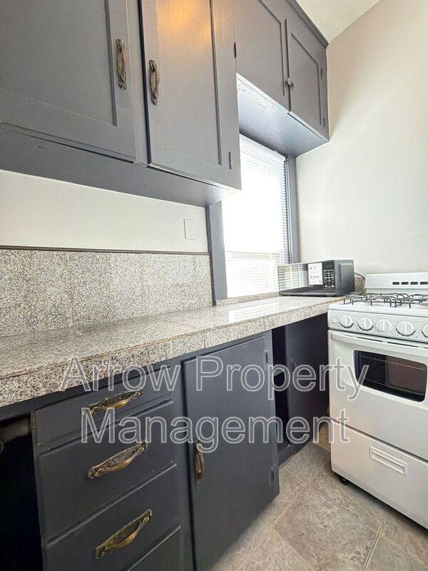 Apartment for rent at 1414 C St #5, Lincoln, NE 68502