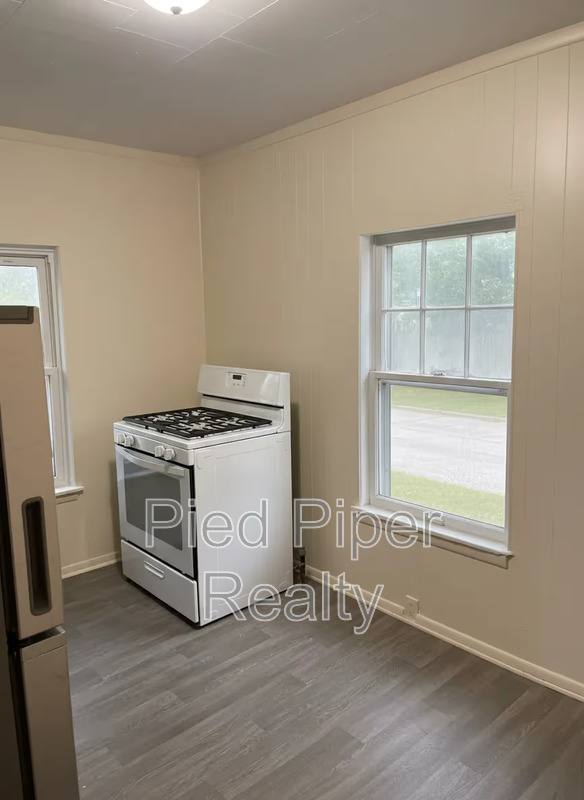 Apartment for rent at 810 E Shawnee St, Freeport, IL 61032