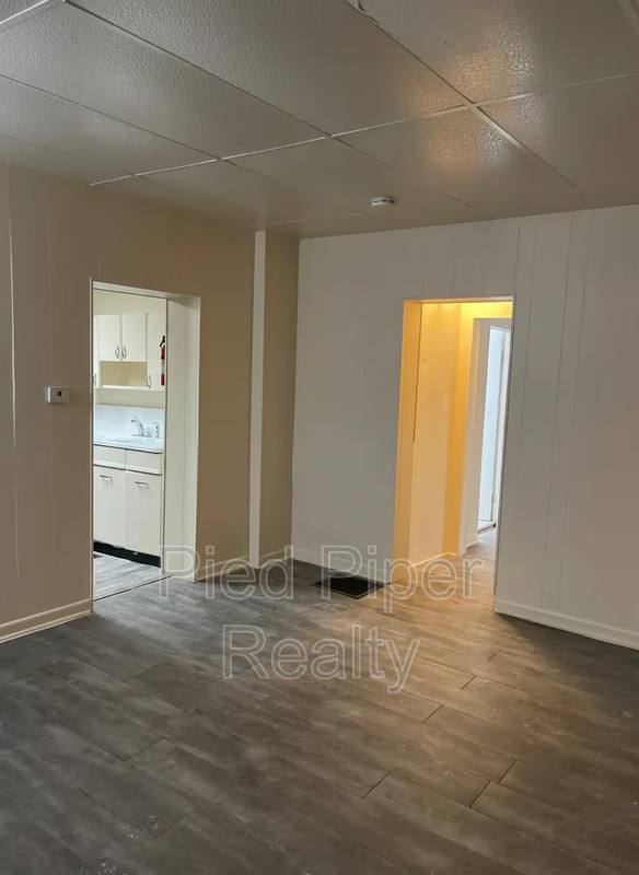 Apartment for rent at 810 E Shawnee St, Freeport, IL 61032