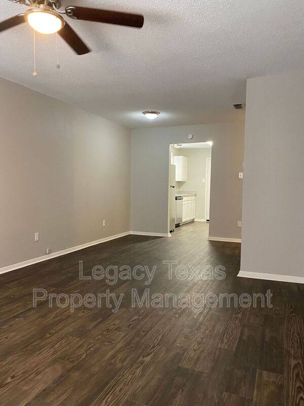 Apartment for rent at 1302 Berry Dr #A, Cleburne, TX 76033
