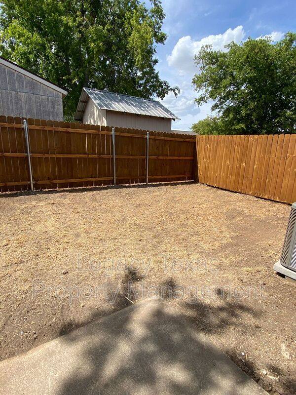 Apartment for rent at 1302 Berry Dr #A, Cleburne, TX 76033