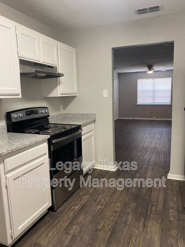 Apartment for rent at 1302 Berry Dr #A, Cleburne, TX 76033