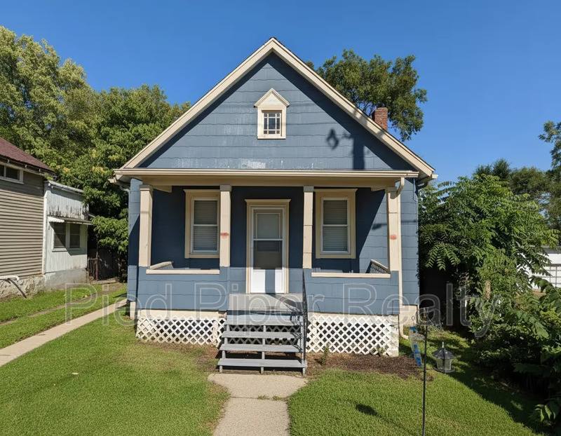House for rent at 316 E Winslow St, Freeport, IL 61032