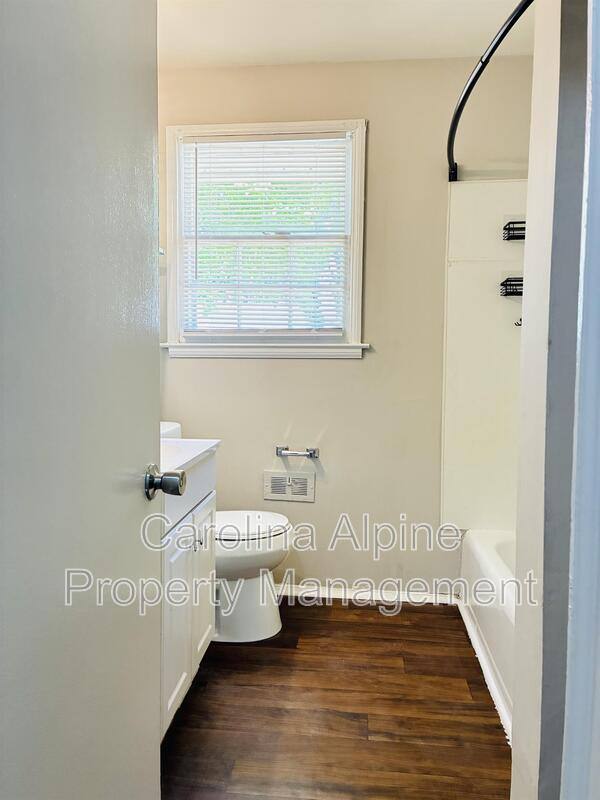 House for rent at 5015 Grapevine, Charlotte, NC 28217