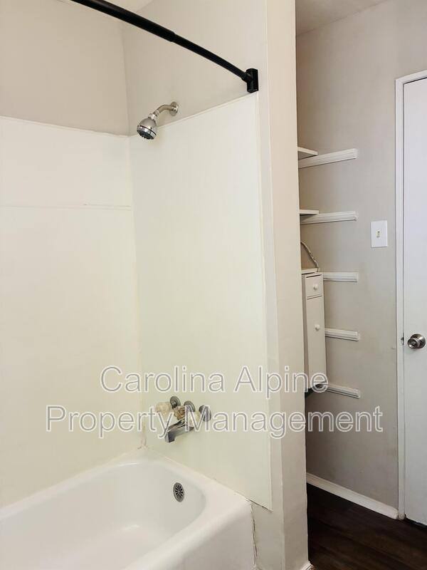 House for rent at 5015 Grapevine, Charlotte, NC 28217