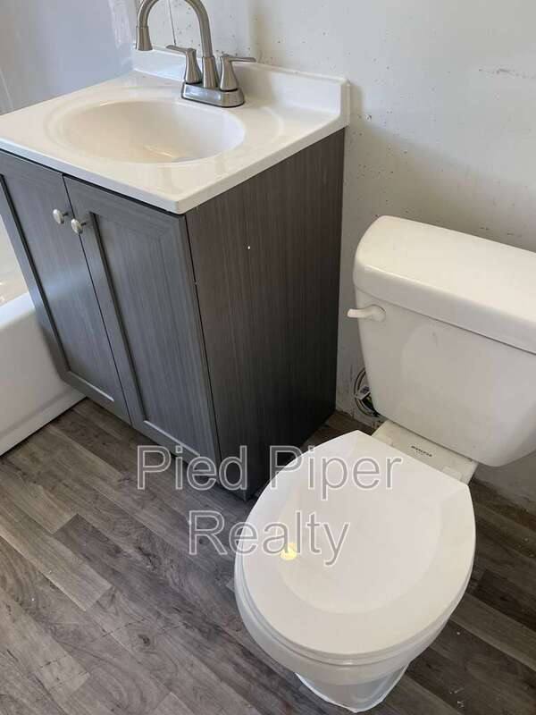House for rent at 320 W Clark St, Freeport, IL 61032