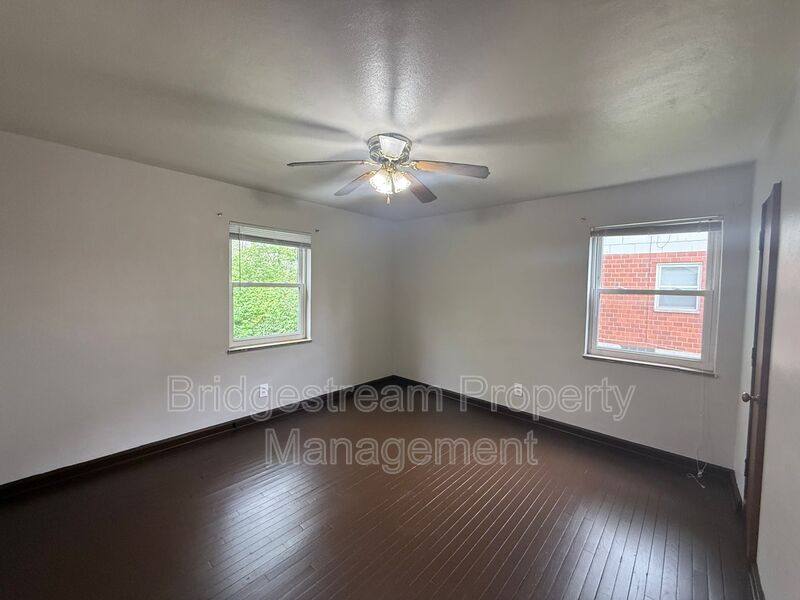 Apartment for rent at 211 N Cherrywood Ave #2, Dayton, OH 45403