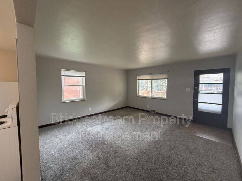 Apartment for rent at 211 N Cherrywood Ave #2, Dayton, OH 45403
