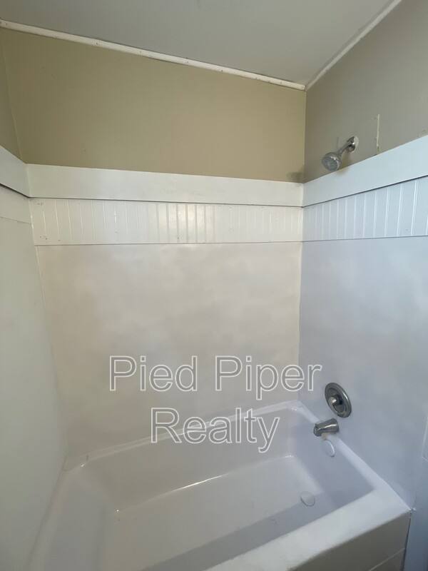 House for rent at 1254 S Chicago Ave, Freeport, IL 61032