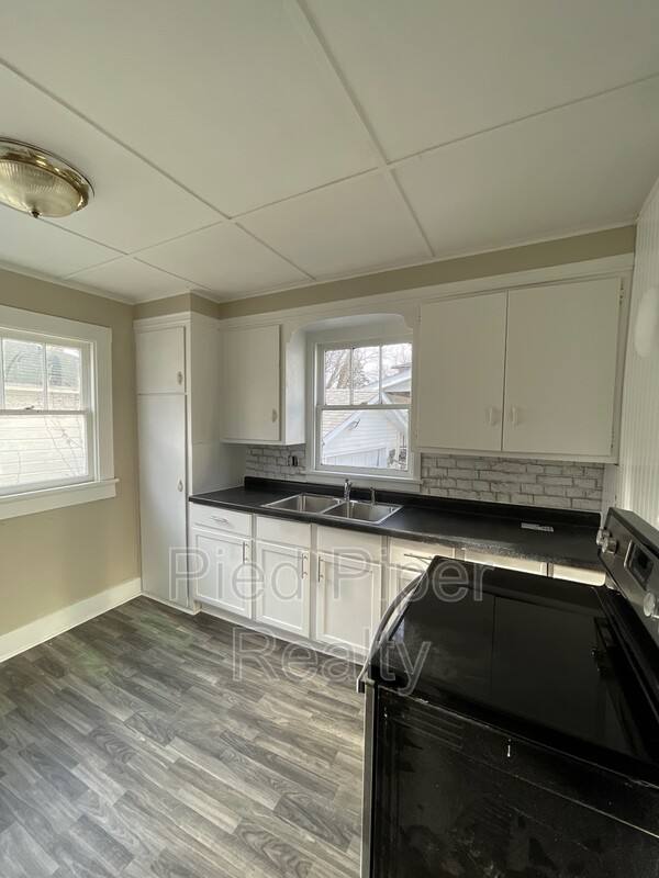 House for rent at 1254 S Chicago Ave, Freeport, IL 61032
