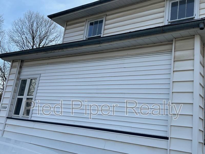 House for rent at 1254 S Chicago Ave, Freeport, IL 61032