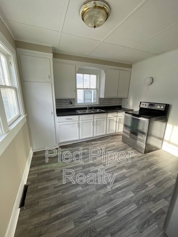 House for rent at 1254 S Chicago Ave, Freeport, IL 61032