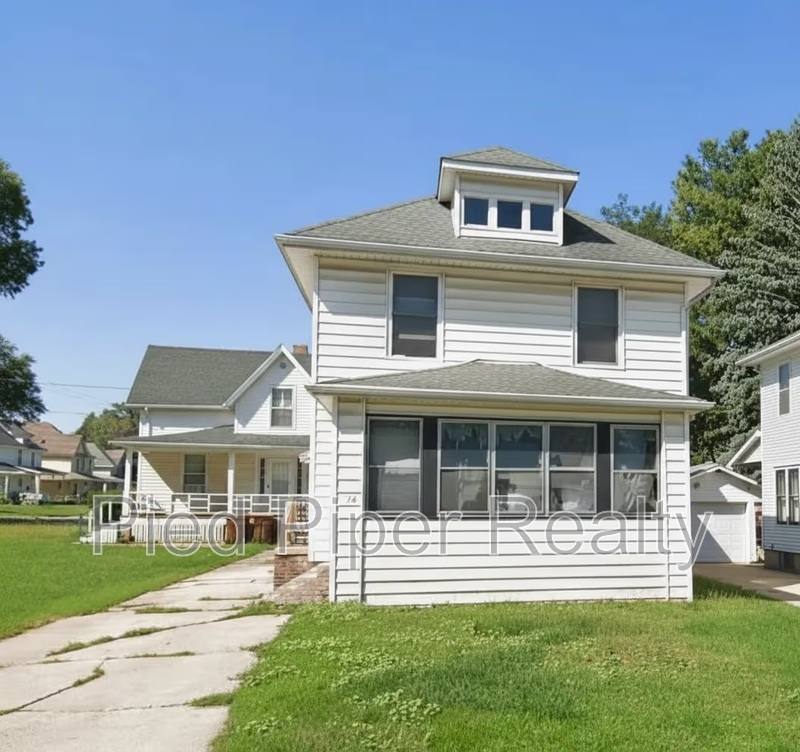 House for rent at 1254 S Chicago Ave, Freeport, IL 61032