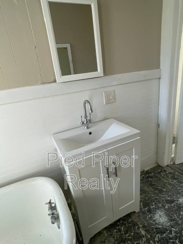 Apartment for rent at 434 1 2 S State Ave, Freeport, IL 61032