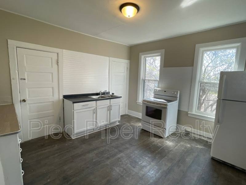Apartment for rent at 434 1 2 S State Ave, Freeport, IL 61032