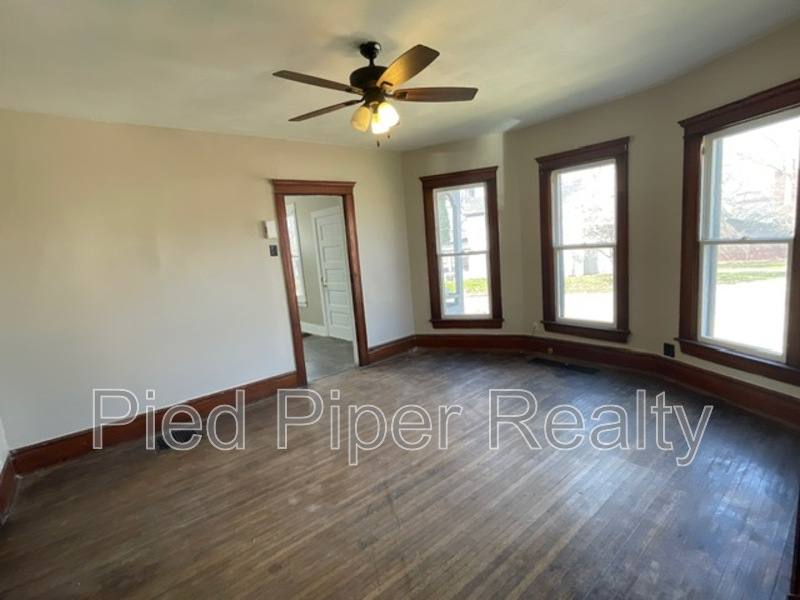 Apartment for rent at 434 1 2 S State Ave, Freeport, IL 61032