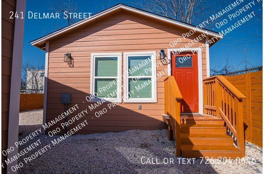 Apartment for rent at 241 Delmar St, San Antonio, TX 78210