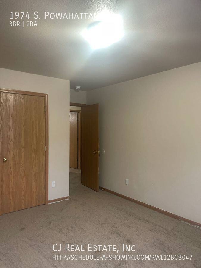 Townhouse for rent at 1974 S Powahattan Court, Independence, MO 64057