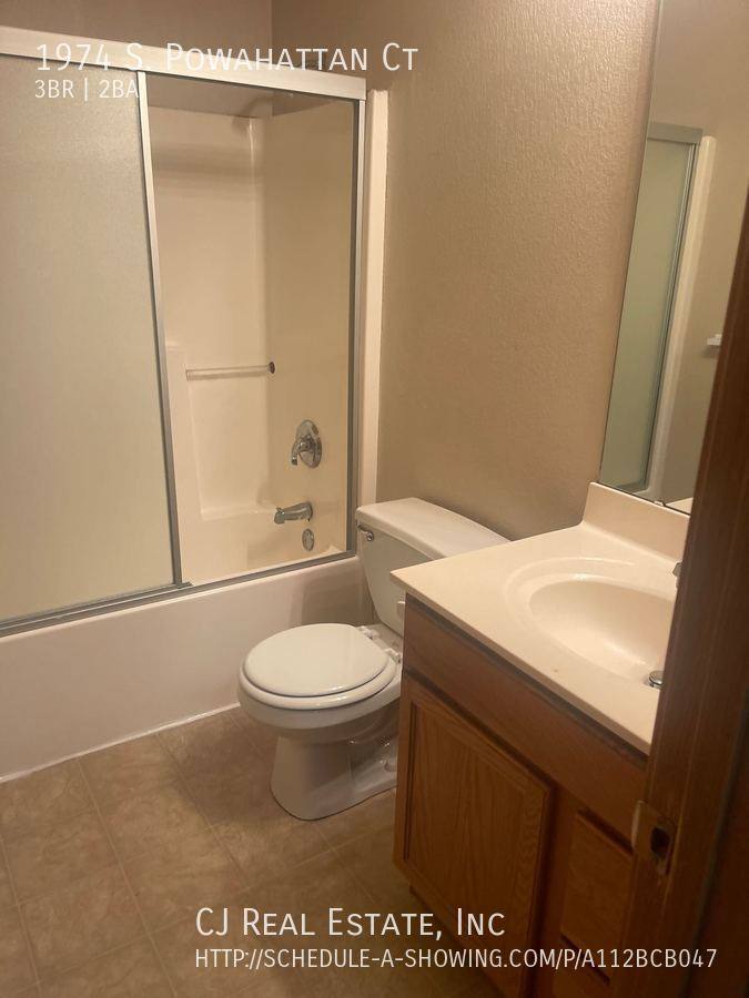Townhouse for rent at 1974 S Powahattan Court, Independence, MO 64057
