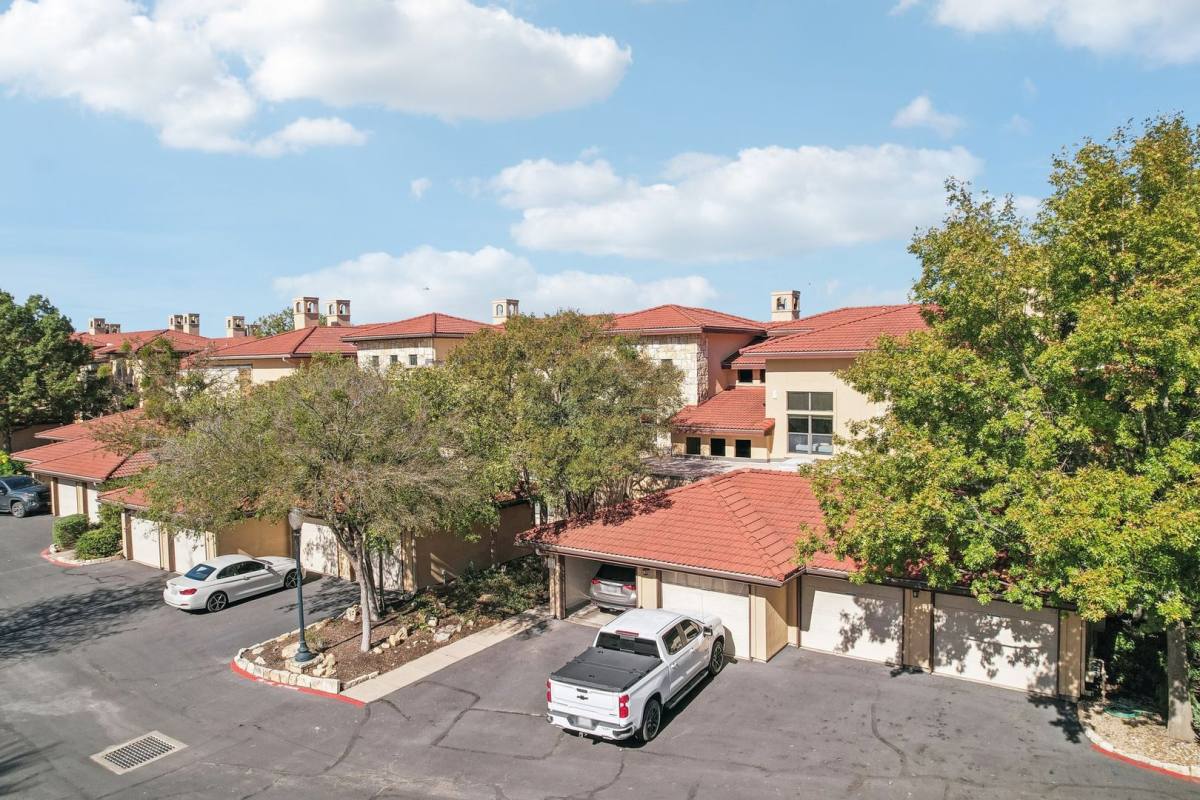 Condo for rent at 300 San Gabriel Village Blvd #322, Georgetown, TX 78626
