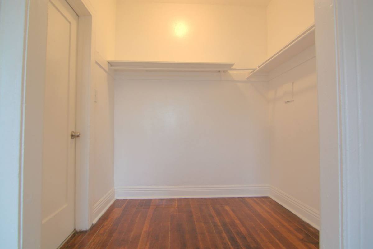 Apartment for rent at 6358 Yucca St #209, Los Angeles, CA 90028