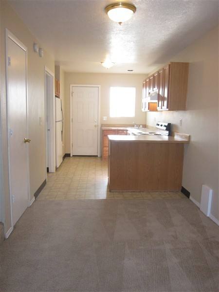 Townhouse for rent at 123 W Antler Ave, Redmond, OR 97756