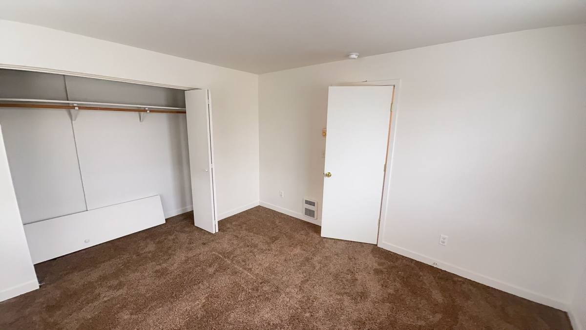 Townhouse for rent at 123 W Antler Ave, Redmond, OR 97756