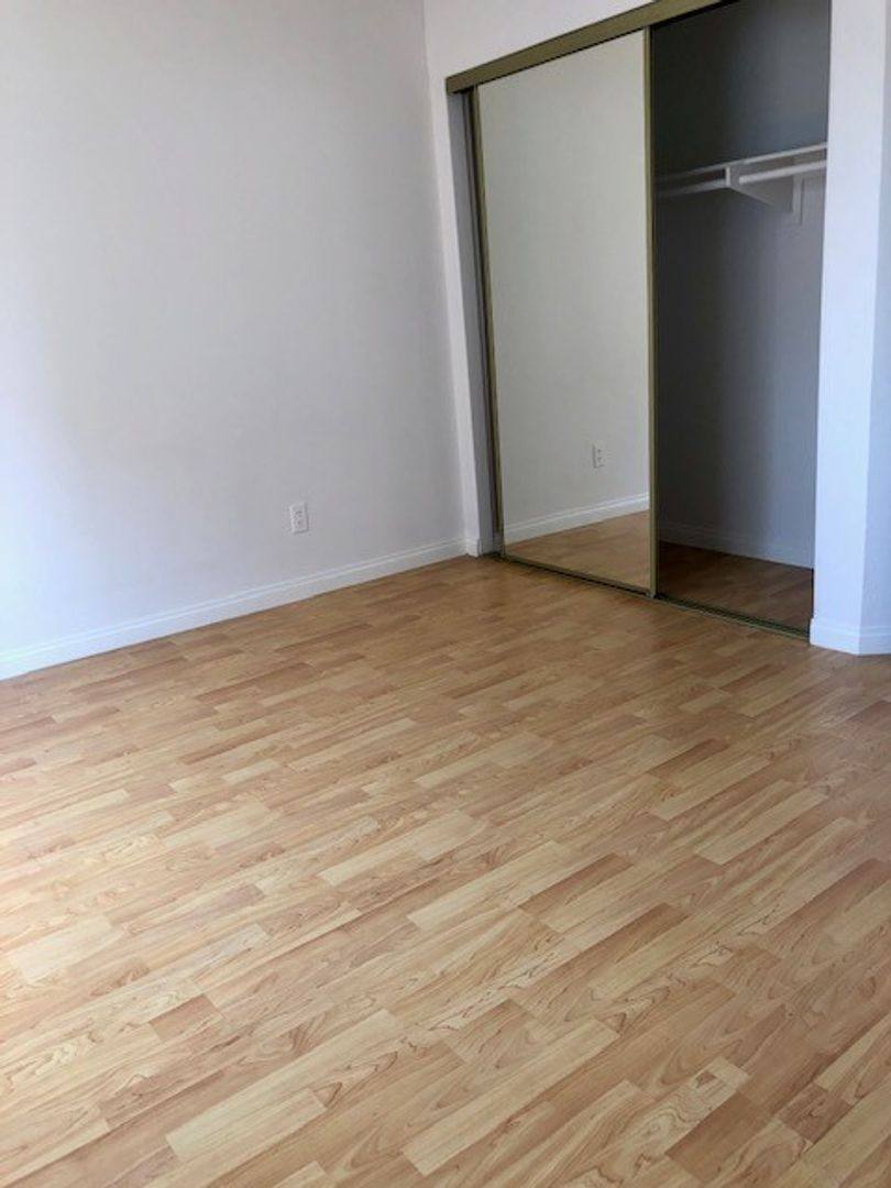 Apartment for rent at 400 S Harvard Blvd, Los Angeles, CA 90020