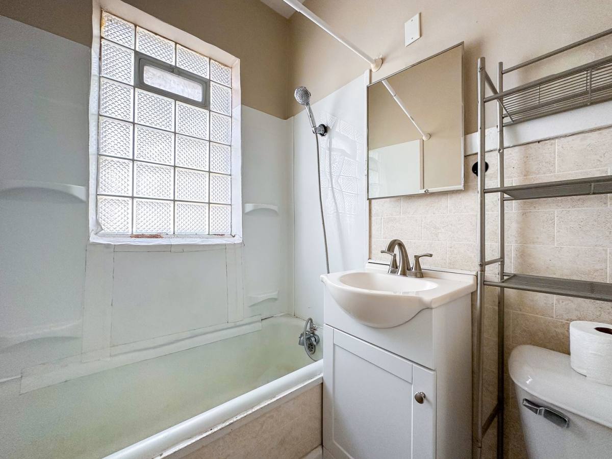 Apartment for rent at 5819 E Washington, Indianapolis, IN 46219