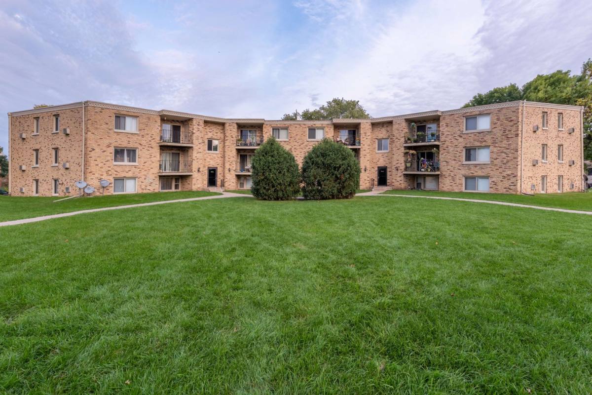 Apartment for rent at 1075 Waterloo Ave, Saint Paul, MN 55118