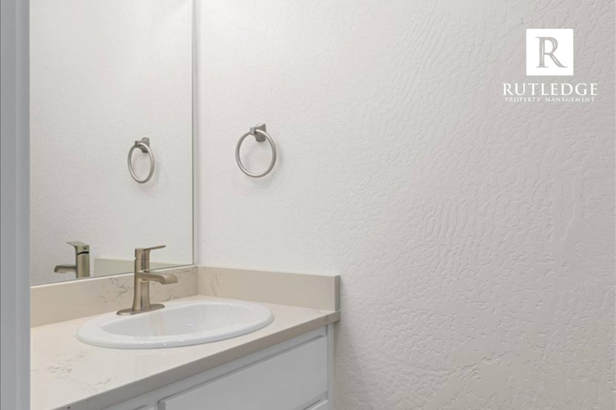 Townhouse for rent at 117 Bailee Way, Eagle Point, OR 97524