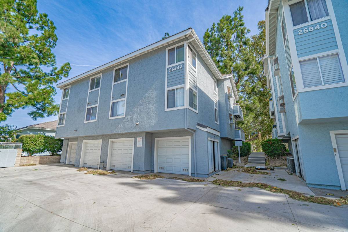 Condo for rent at 26842 Claudette, Canyon Country, CA 91351