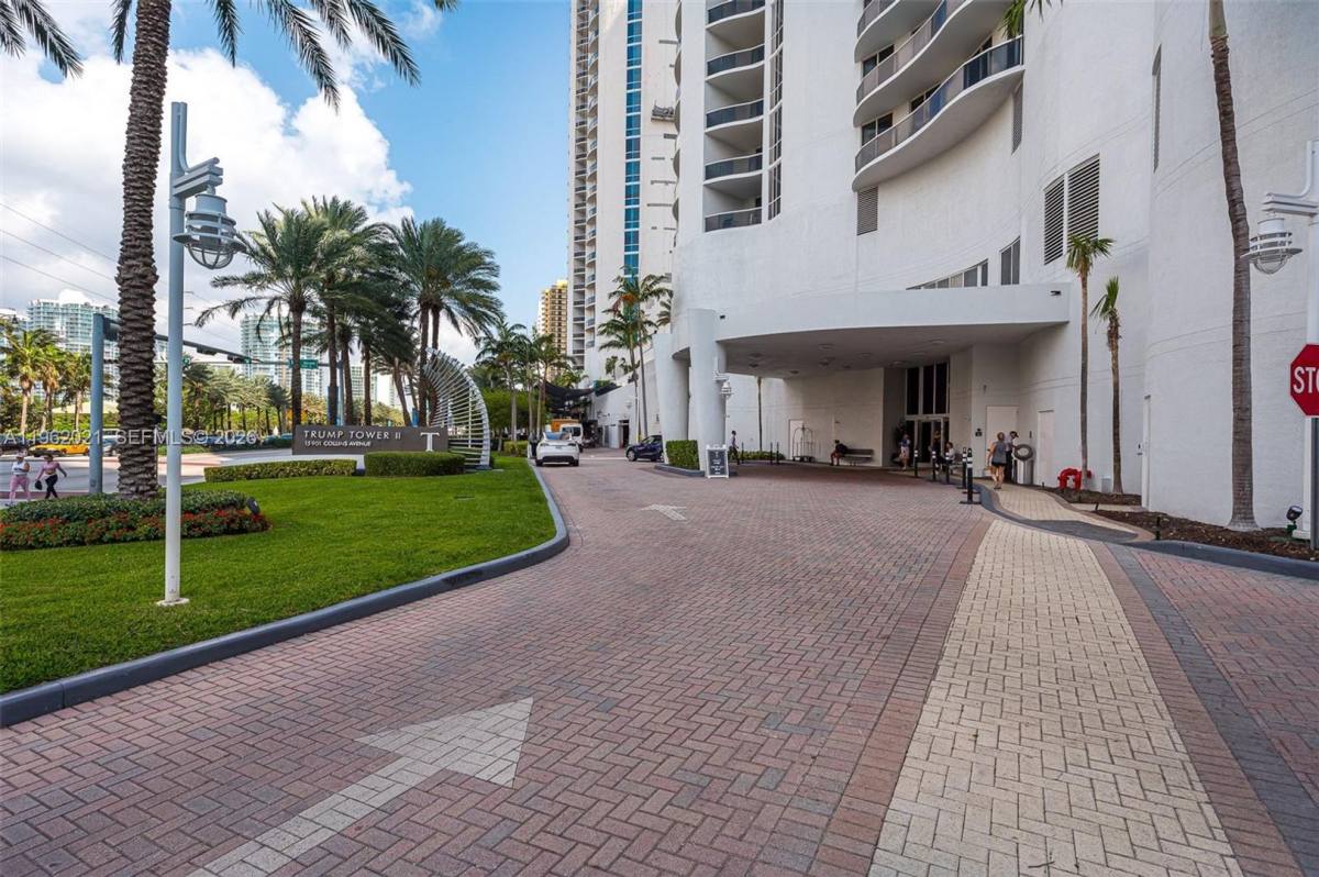House for rent at 15901 Collins Ave, North Miami Beach, FL 33160