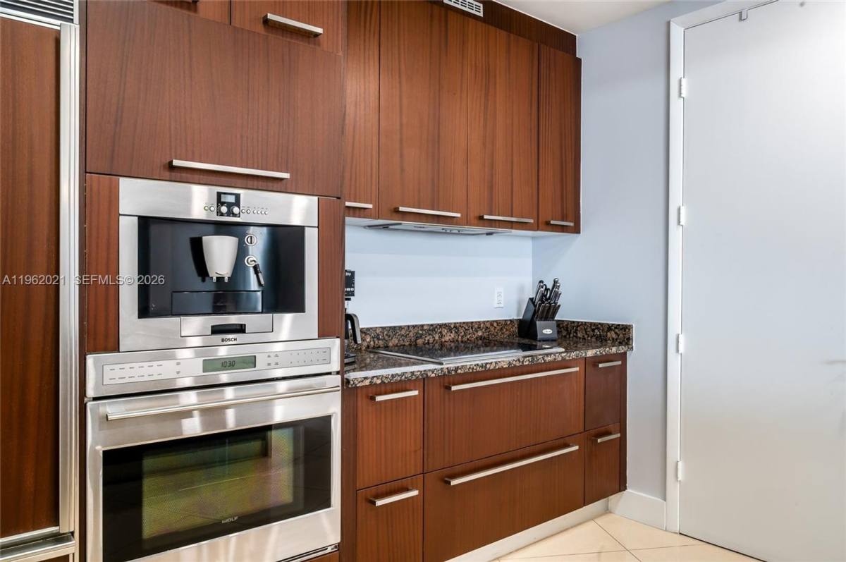 House for rent at 15901 Collins Ave, North Miami Beach, FL 33160