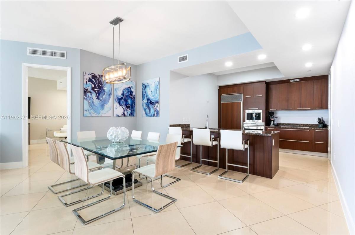 House for rent at 15901 Collins Ave, North Miami Beach, FL 33160