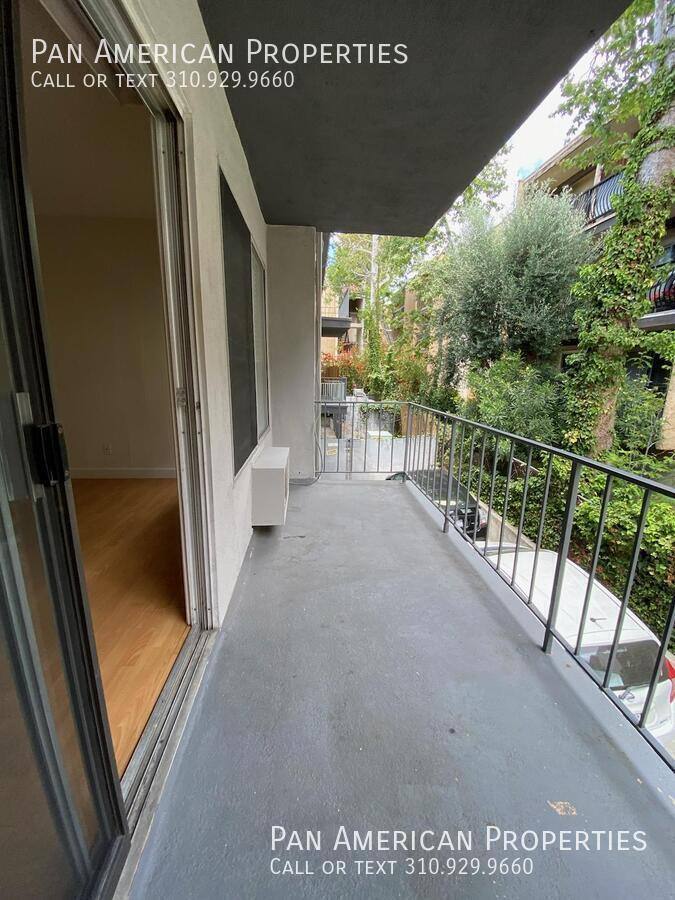 Apartment for rent at 11275 Westminster Ave #206, Los Angeles, CA 90066