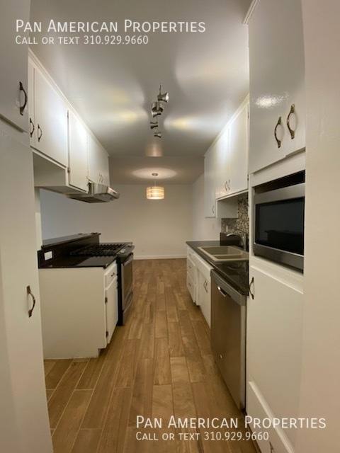 Apartment for rent at 11275 Westminster Ave #206, Los Angeles, CA 90066